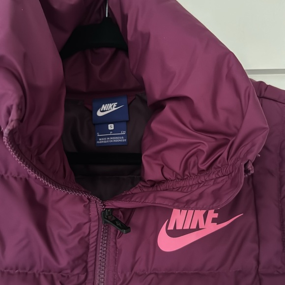 Nike Vest - Picture 3 of 4